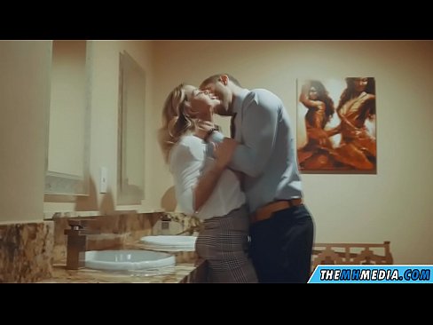 ❤️ 공공 화장실에서 가슴이 큰 금발이 당신을 유혹 할 때 젠장 비디오 우리 ko.com-porn-hat.ru ☑